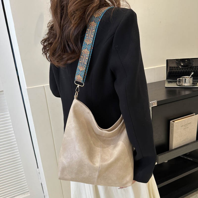 Automne et hiver Nouveau sac à bandoulière rétro de couleur unie
