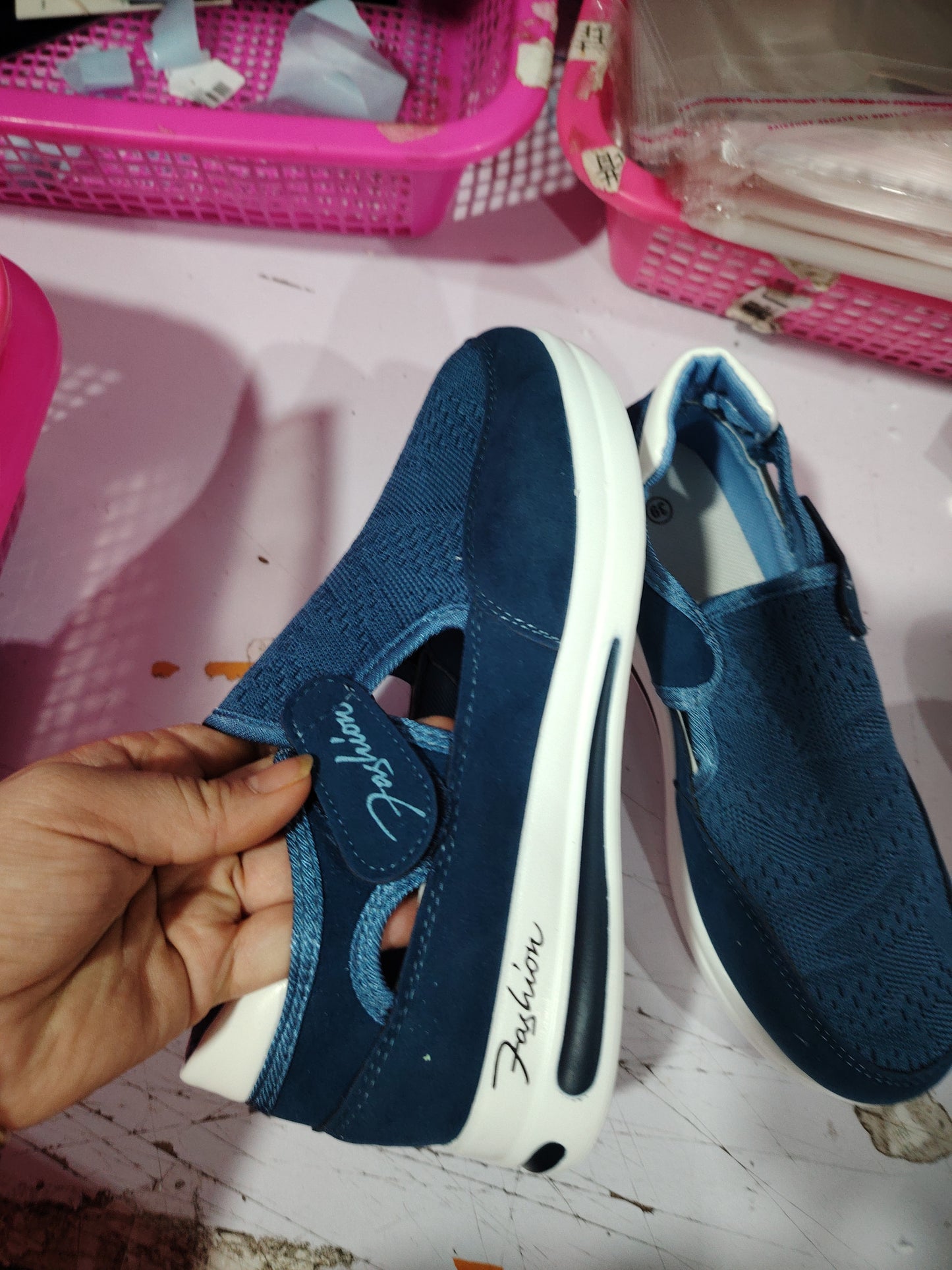 Flat Fly Knit Breathable Velcro Casual Mesh Shoes